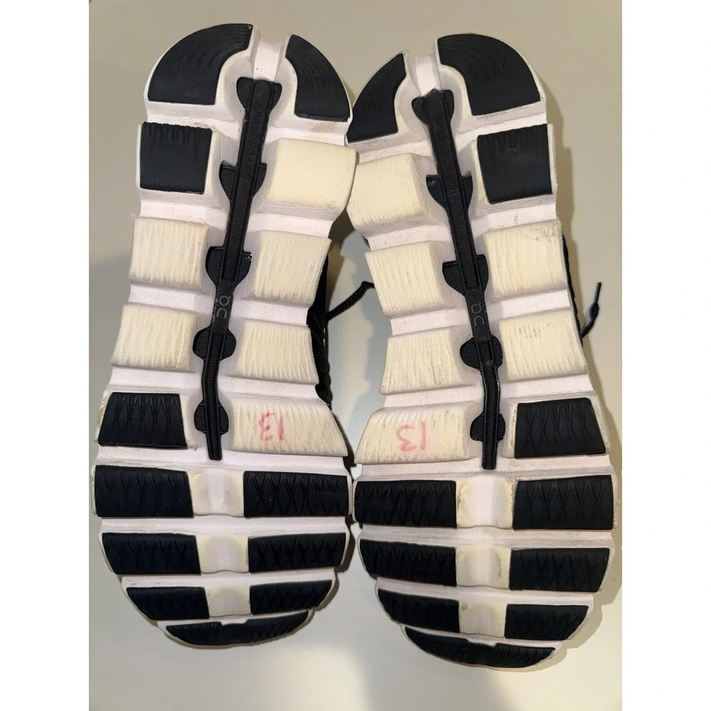 On Running Cloudswift sneakers size 10